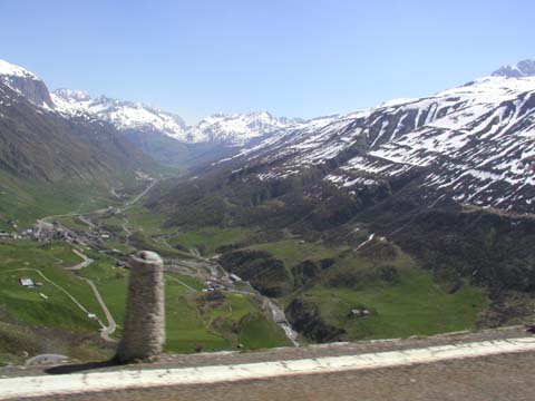 143 Blick nach Andermatt